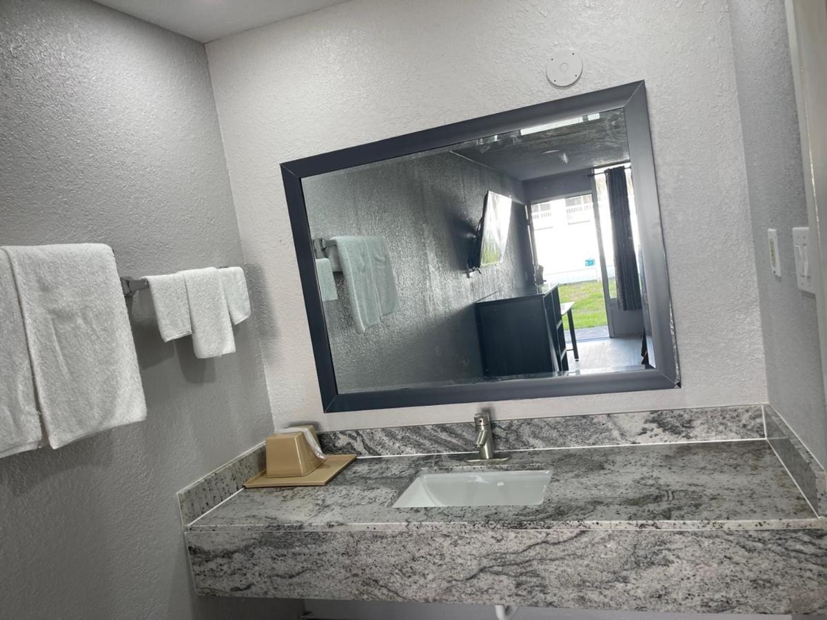 Motel Savannah Georgetown Bagian luar foto